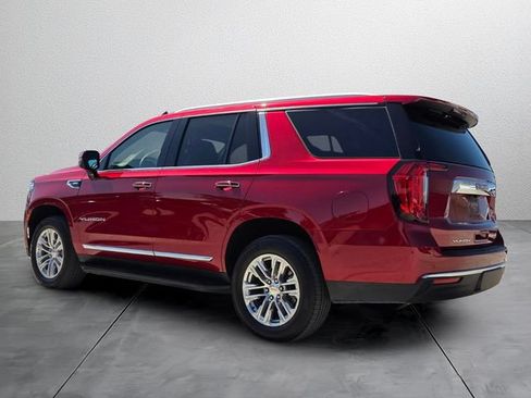 Used 2023 GMC Yukon SLT w/ SLT Premium Package AWD/4WD image 3