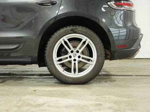 Certified 2022 Porsche Macan AWD/4WD image 42