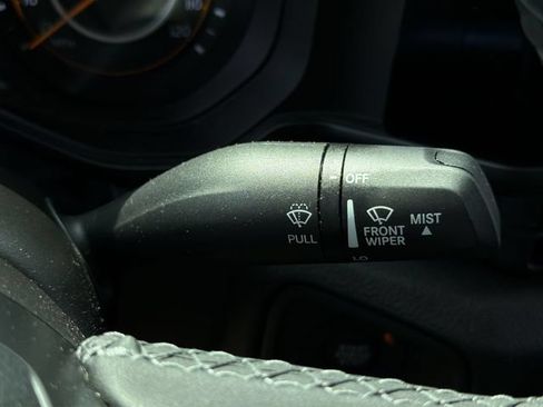 Certified 2025 Jeep Gladiator Sport AWD/4WD image 29