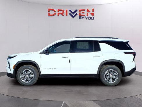 New 2026 Chevrolet Traverse LT w/ LPO, Floor Liner Package image 2