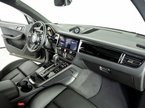 New 2026 Porsche Macan AWD/4WD image 25