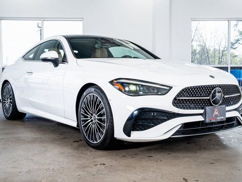 Used 2024 Mercedes-Benz CLE 300 4MATIC Coupe image 4