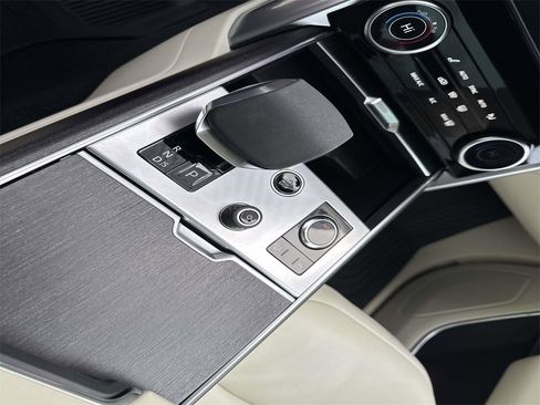 Used 2023 Land Rover Range Rover SE image 26