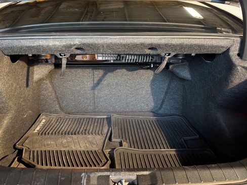 Used 2017 Nissan Maxima SR FWD image 11