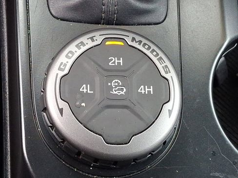 Used 2025 Ford Bronco Outer Banks image 25