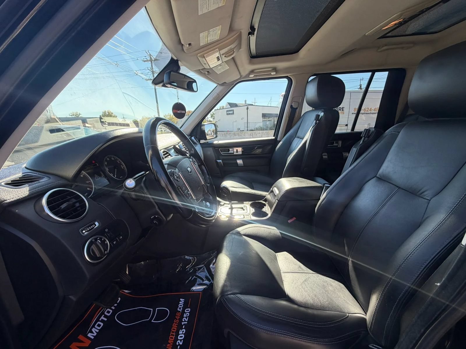 Used 2012 Land Rover LR4 HSE LUX w/ Luxury Pkg AWD/4WD image 11