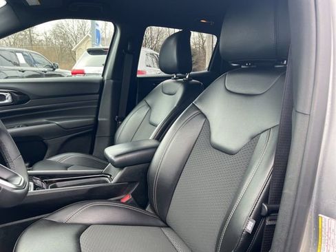 Used 2023 Jeep Compass Altitude image 3