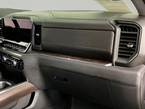 Certified 2024 GMC Sierra 1500 SLT RWD image 26