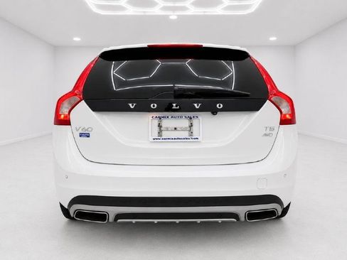 Used 2017 Volvo V60 T5 Cross Country w/ Convenience Package AWD/4WD image 4