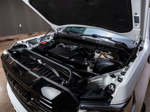 Used 2024 GMC Sierra 1500 AT4 w/ Technology Package image 40