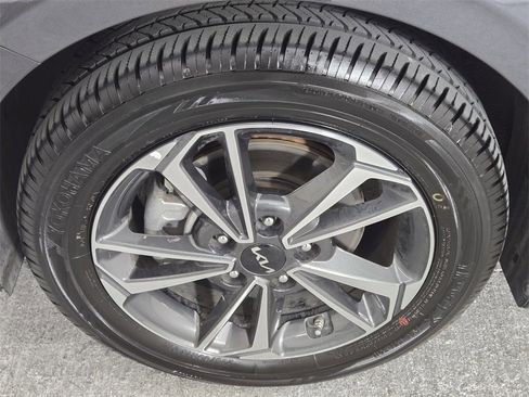 Used 2024 Kia Forte LXS image 11