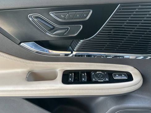 Used 2022 Lincoln Corsair FWD image 11