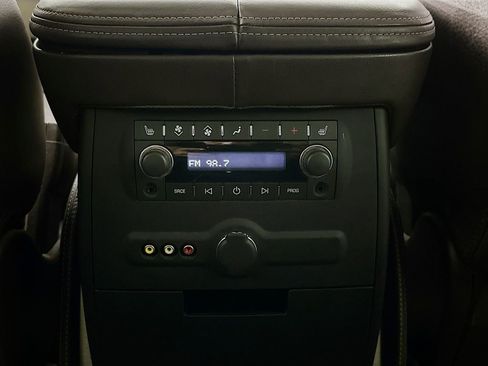 Used 2011 Cadillac Escalade ESV Platinum image 32