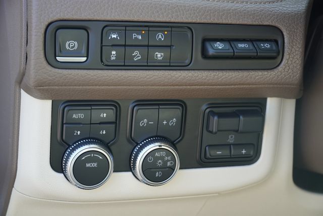 Used 2023 GMC Yukon Denali w/ Max Trailering Package AWD/4WD image 24