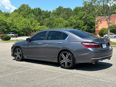 Used 2017 Honda Accord Sport image 3
