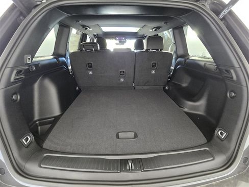 New 2025 Jeep Grand Cherokee Limited image 16