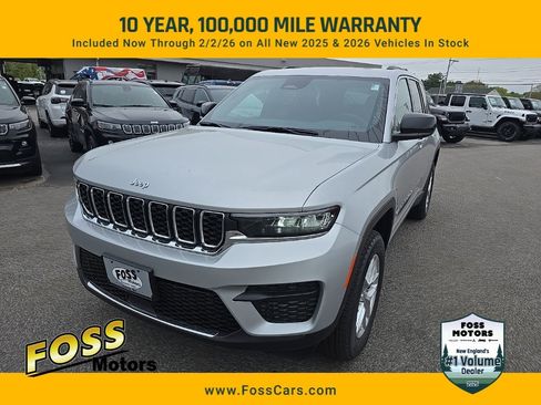 New 2025 Jeep Grand Cherokee Laredo X image 3