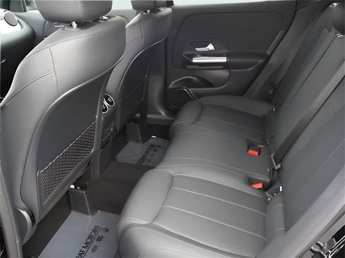 New 2025 Mercedes-Benz GLA 250 4MATIC image 40