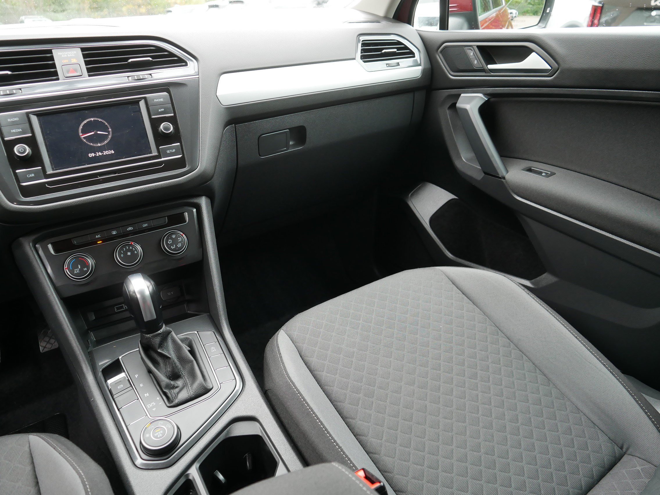 Used 2019 Volkswagen Tiguan S AWD/4WD image 11
