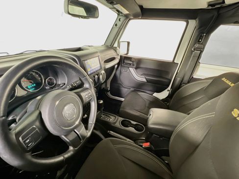 Used 2015 Jeep Wrangler Sahara AWD/4WD image 19