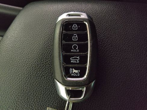 Used 2023 Hyundai Elantra SEL w/ Convenience Package FWD image 32