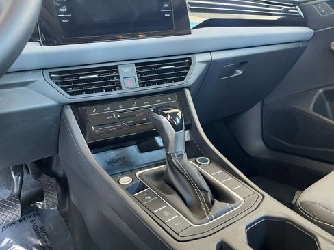 Used 2025 Volkswagen Jetta SE image 42