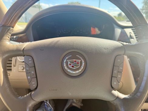 Used 2006 Cadillac DTS Luxury III 4dr Sedan image 27