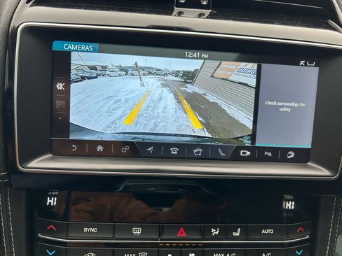 Used 2019 Jaguar F-PACE S image 24