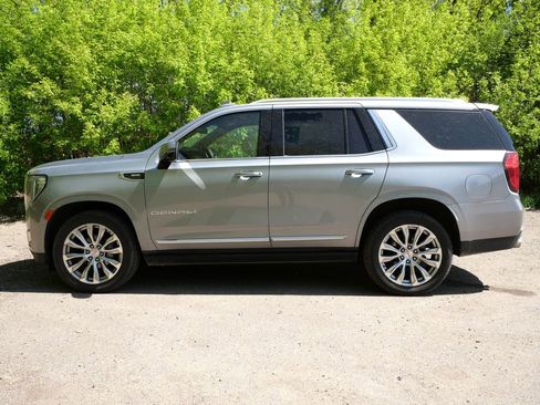 Used 2023 GMC Yukon Denali AWD/4WD image 4