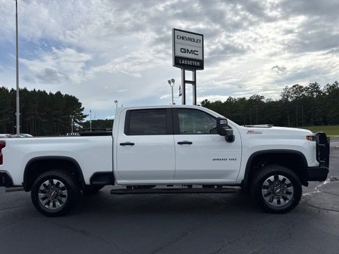 Used 2025 Chevrolet Silverado 2500 Custom w/ Custom Value Package AWD/4WD image 2