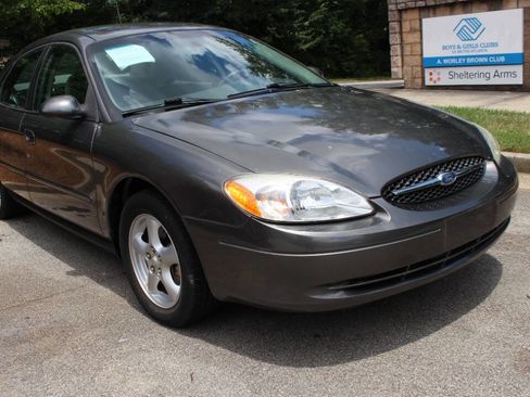 Used 2002 Ford Taurus SE image 11