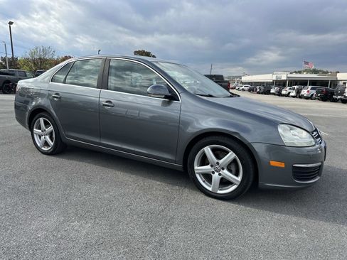 Used 2008 Volkswagen Jetta SEL image 2