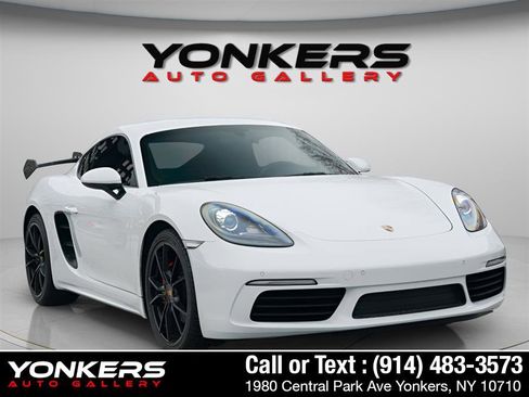 Used 2018 Porsche 718 Cayman GTS image 13
