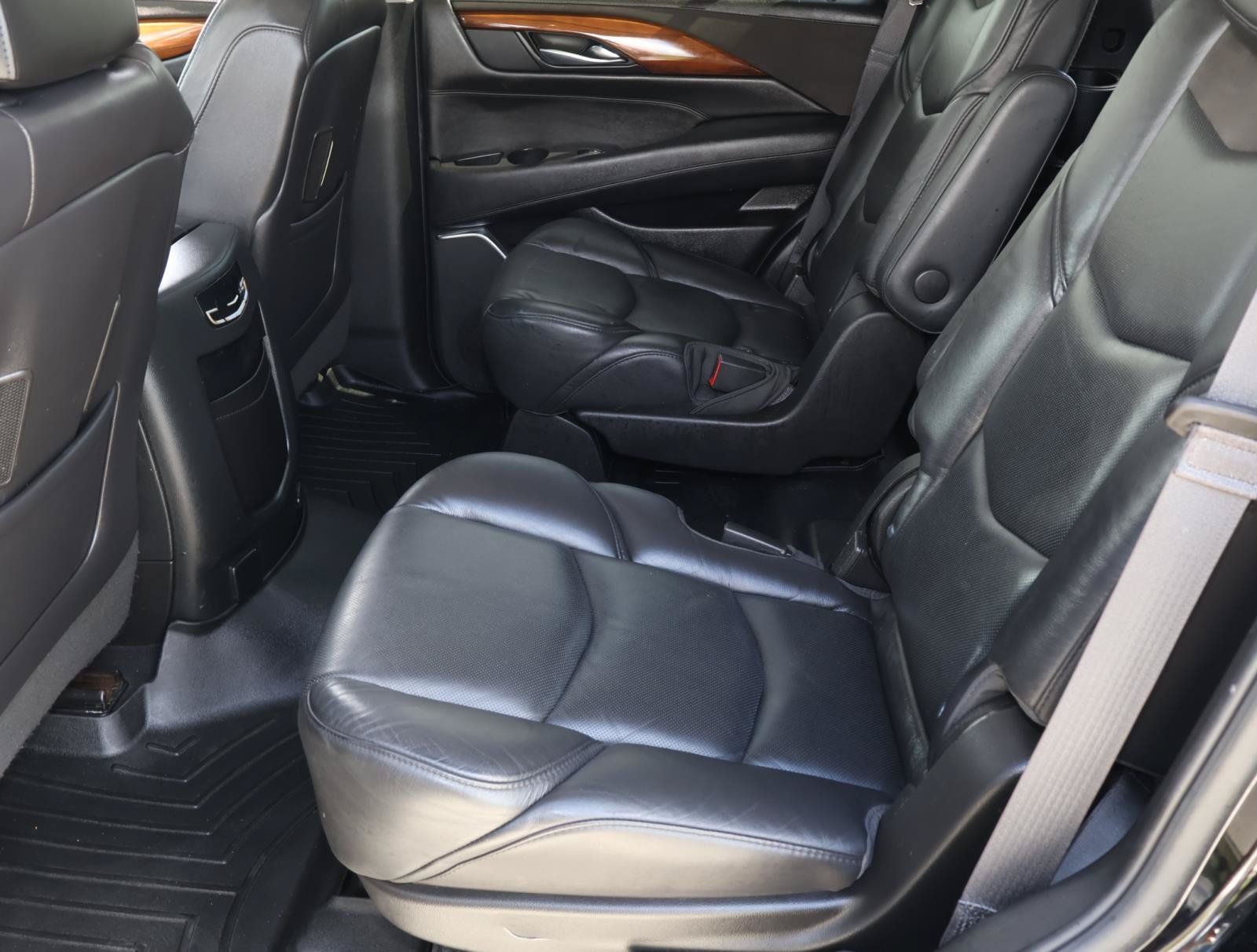 Used 2017 Cadillac Escalade Luxury RWD image 21