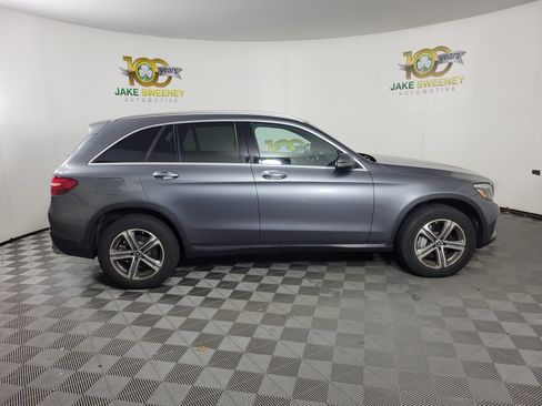 Used 2018 Mercedes-Benz GLC 300 4MATIC image 4