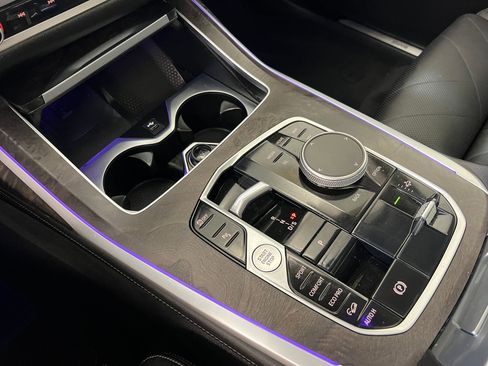 Certified 2025 BMW X7 xDrive40i image 17