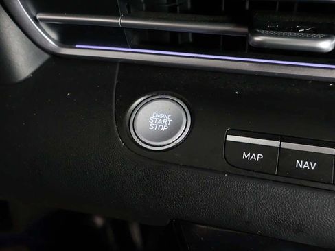 Used 2025 Hyundai Elantra SEL FWD image 35