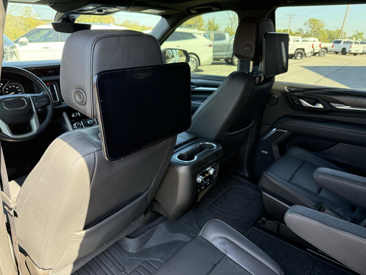 Used 2021 GMC Yukon Denali w/ Denali Ultimate Package AWD/4WD image 18