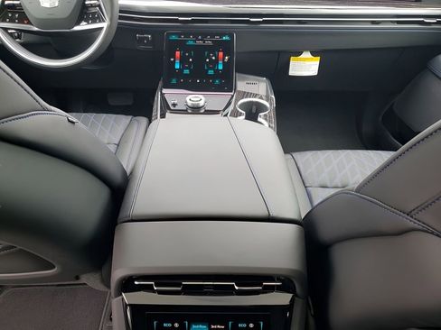 New 2026 Cadillac Escalade IQ Sport 1 w/ LPO, ONYX Package AWD/4WD image 22