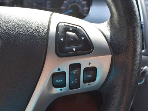 Used 2017 Ford Taurus SEL FWD image 24
