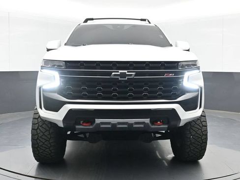 Used 2023 Chevrolet Suburban Z71 w/ Luxury Package AWD/4WD image 3