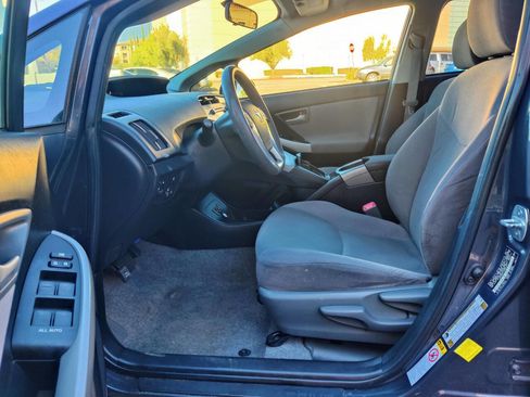 Used 2013 Toyota Prius Plug-In Hybrid image 11