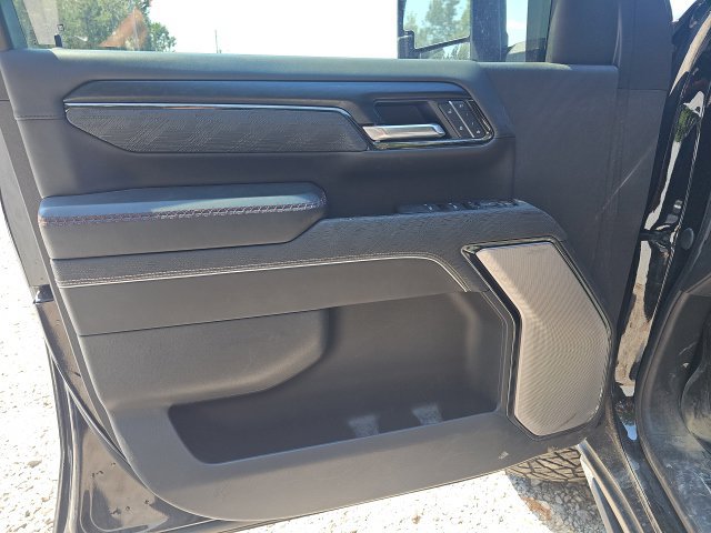 Used 2025 GMC Sierra 2500 AT4X AWD/4WD image 16