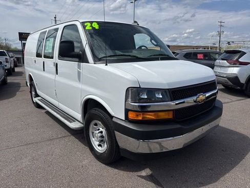 Used 2024 Chevrolet Express 2500 w/ Driver Convenience Package RWD image 3