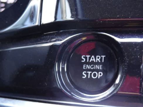 Used 2025 Nissan Pathfinder SV FWD image 26