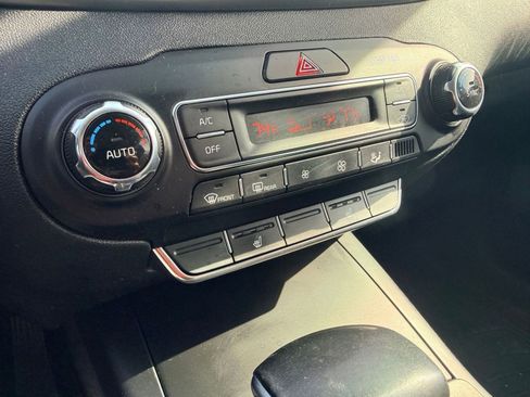 Used 2019 Kia Sorento S image 13