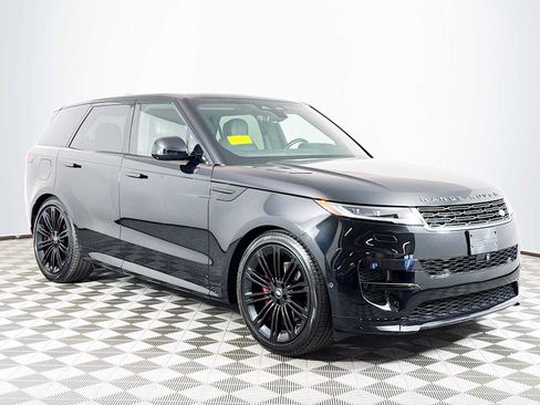 Used 2024 Land Rover Range Rover Sport Dynamic SE AWD/4WD image 3