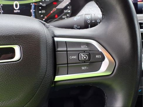 Used 2022 Jeep Compass Latitude image 17