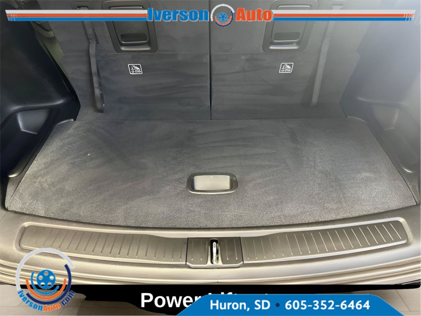Used 2024 Jeep Grand Cherokee L Altitude AWD/4WD image 11