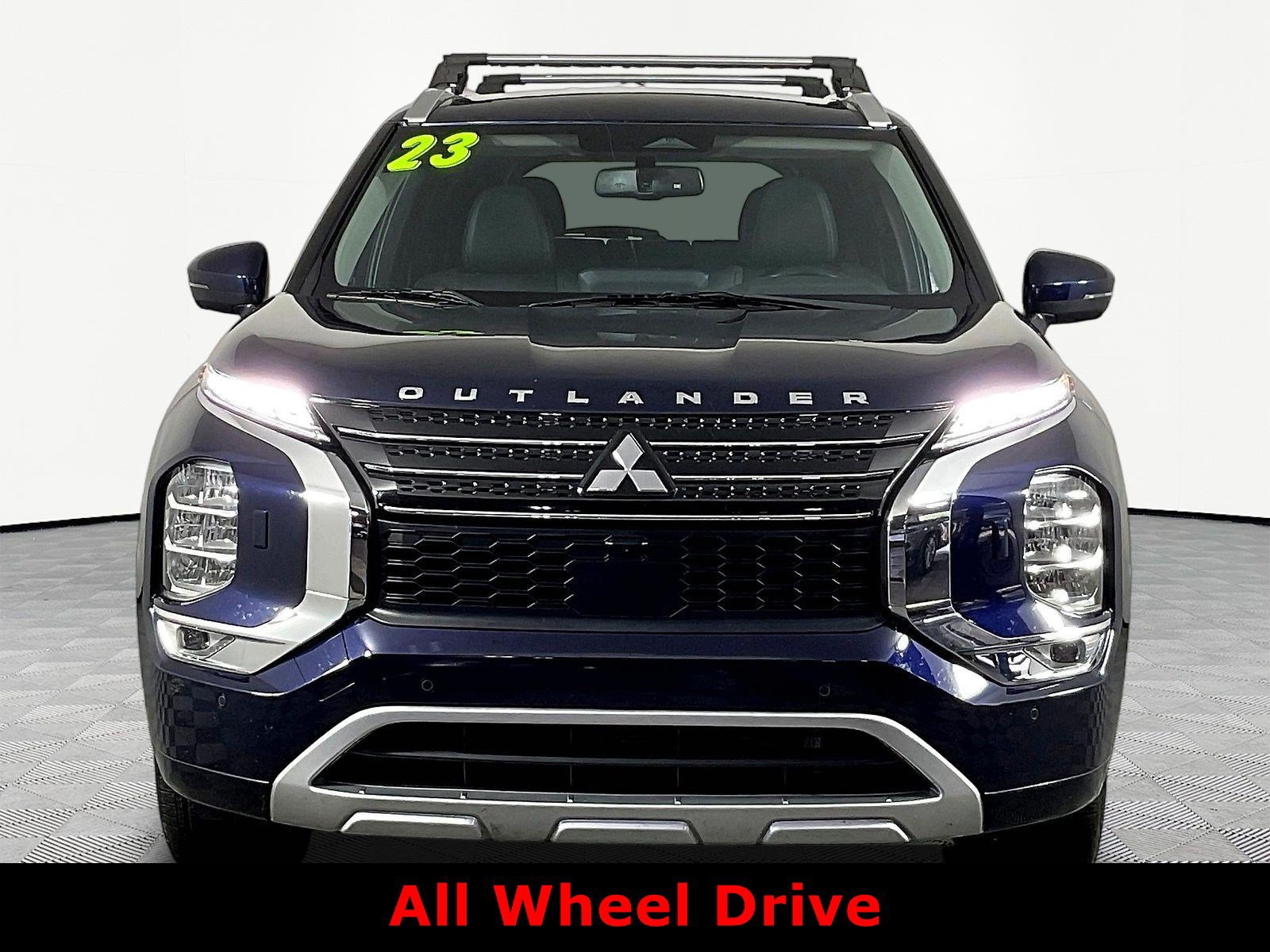 Used 2023 Mitsubishi Outlander SEL AWD/4WD image 2